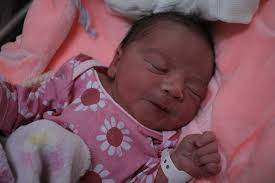 😍 Álbum dos bebês! 📸 De segunda a sexta, os recém-nascidos na maternidade  do Hospital Centenário são fotografados em seus bercinhos. Na sexta-feira,  publicamos em nossas páginas do Facebook e Instagram. Lembramos