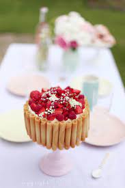 sommerlich in pastell schoko nuss torte mit roten beeren rosen madeleines cake desserts sweet cafe no bake cake
