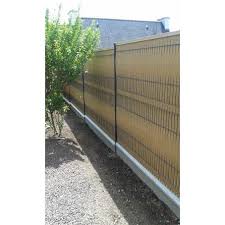 Grillage Occultant Avec Soubassement Beton Teinte Bois Clair Cloture Grillagee Amenagement Exterieur Teinte Bois