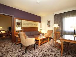 تقرير عن فندق هوليدي ان تبوك رحلاتك