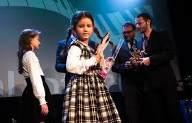 Ci młodzi artyści mają prawdziwy talent! Zasłużyli na nagrody