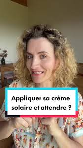Après avoir lu des avis contradictoires, c’est auprès de Sophie du compte  insta #demaquillages que j’ai pu en avoir le coeur (plus) net ! On applique  généreusement et de manière homogène sa protection ...