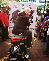 Check spelling or type a new query. From Bijan To Bossku Najib Taps Into Rempit Culture In Working Class Rebranding Video Malaysia Malay Mail