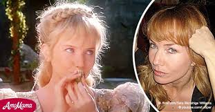 After her divorce, she engaged with leonard cohen, a singer. Rebecca De Mornay S Life After She Disappeared From The Public Eye