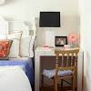 How can i arrange my small bedroom? 1