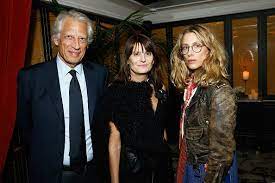 Marie de villepin arthur de villepin victoire de villepin. Dominique De Villepin Partageait Sa Vie Avec Marie Laure Le Guay Decouvrez Leurs Trois Enfants