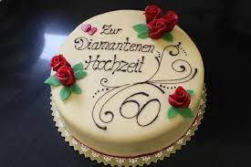 Hochzeiten gelten immer als etwas besonderes, egal ob es sich um frisch vermählte handelt oder ob es paare betrifft, die bereits jahre bzw. Hochzeitstorte Zur Diamantenen Hochzeit Hochzeitstag Kuchen Diamantene Hochzeit Jubilaumskuchen