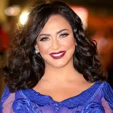 النجمة #سلاف_فواخرجي تستعد لإخراج مسلسل تلفزيوني . كشفت النجمة السورية سلاف  فواخرجي، أنها تستعد لخوض تجربة الإخراج التلفزيوني بعد خوضها تجربة الإنتاج  السينمائي . . هذا وقالت سلاف في حوار إذاعي، إنّ