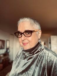 Doris Galarza's Instagram, Twitter & Facebook