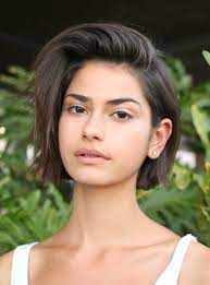 The 6 Coolest Summer Haircuts Coming Out Of L A Right Now Short Hair Styles For Round Faces Thick Hair Styles Hair Styles
