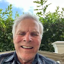 PHILLIES OFFSEASON SHAKEUP ✓ Fire Topper ✓ Pay Ranger ✓ Pay Kyle 20max ✓  Let JT go ✓ Trade or unload Bohm ✓ Baders done ✓ buy out Alvarado (500k) ✓  Sign