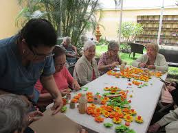 En los adultos mayores, el juego se utiliza hoy en día con la finalidad. Actividades Para Fortalecer Las Capacidades Del Adulto Mayor Casa Mayor