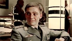 Die schauspieler und ihre rollen jonas nay spielt martin rauch/moritz stamm. Pear Shaped Beauty Tasha Flunchen