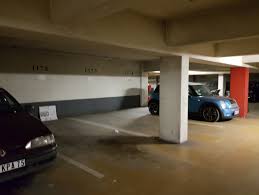 Les lignes jaunes continues et discontinues le long des trottoirs. Chercher Un Stationnement En Voirie Ou Un Parking Couvert En Centre Ville Blog