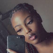 Leeanna Lee's Instagram, Twitter & Facebook