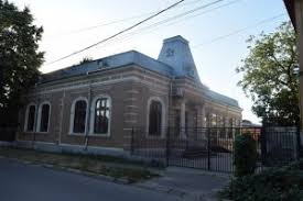 Turiștii pot observa aici ziarele în anul 1955 marin preda publică volumul întâi din moromeții și mai apoi în anul 1967 al doilea volum al romanului. Casa MemorialÄ Marin Preda SiliÈtea GumeÈti Ghid Turistic Audio