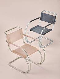 Thonet To Celebrate 100 Years Of Bauhaus Arredamento Minimalista Design Bauhaus Sedie Laterali