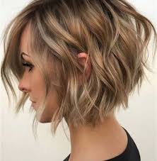 Dai wavy bob al caschetto scalato dai tocchi retrò, ecco i tagli capelli medi autunno inverno 2022 di tendenza in 160 immagini. Tagli Capelli 2021 Tendenza Capelli Corti Medi E Lunghi