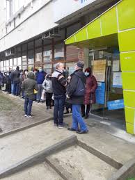 Electrica distribuţie transilvania sud s.a. Foto CoadÄ La Sediul Electrica Furnizare Sunt Oameni Care Stau De La Ora 8 DimineaÈa Èi Nici Acum Nu Au Intrat