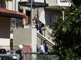 Η εξιχνίαση της ληστείας μετά φόνου στα γλυκά νερά αντιμετωπίζεται ως εξαιρετικά δύσκολη παρά το γεγονός ότι αποτελεί νο1 υπόθεση αυτή τη στιγμή στην ελ.ασ και όλοι έχουν πέσει πάνω της. Egklhma Sta Glyka Nera Proodos Stis Ereynes Ti Edei3an Oi Kameres Egklhma News 24 7