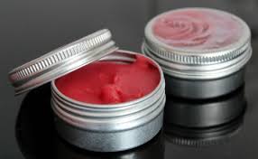 Wenn sie das bienenwachs auslassen und sie die mengenangaben erhöhen, machen sie mit diesen. Lippenbalsam Selbst Gemacht Als Geschenk Prinzassin Ch