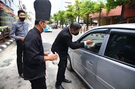 Located in the heart of the shopping adn business district, azam hotel has the best location. Hotel Kongsi Rezeki Bersama Penduduk Tempatan