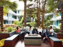 Retro hotels with swinging style