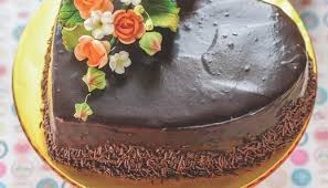 Bagi anda yang nak cuba buat kek coklat mpoist yang kurang manis, resipi perkongsian saudari ummydarwisha mansor ni boleh anda angkat dan biarkan suam sedikit sebelum dituang ke atas kek tadi. Kek Coklat Sweety Myresipi
