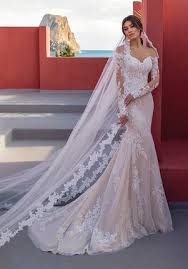 An off the shoulder neckline is effortless and incredibly flattering for a wide range of body types. Off The Shoulder Wedding Dresses The Knot