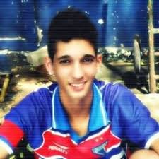 Listen to playlists featuring TOCA SANFONINHA by Solteirões do Forró online  for free