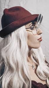 The formula works quickly and comes with clear instructions on the best way to apply bleach to your hair. Choosing The Best Hair Bleach Bellatory