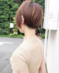 切りっぱなし ナチュラル 前下がりショート ベリーショート butterfly 郡司 泰之 butterfly青山 490918 hair ショートのヘアスタイル 前下がりショート ショートボブ 丸顔