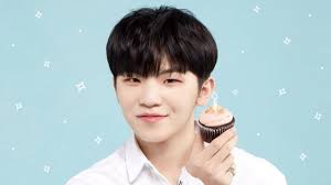 Berikut ini lirik lagu happiness yang dibawakan oleh boyband asal korea selatan, seventeen yang tengah viral di tiktok. 5 Lagu Ciptaan Woozi Seventeen Yang Sedang Berulang Tahun Kumparan Com