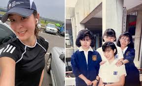 Jan 28, 2018 · 藝人賈永婕和德杰建設少東王兆杰結婚15年，生下3名子女，家庭生活美滿，令人稱羨。不過，她近日在社群網站公開數張婚紗照，還在留言透露「老公換人了」！ è³ˆæ°¸å©•æ›¬ åœ‹ä¸­è¶…å«©ç…§ æ…˜è¢«å…'å­é…¸ è›¤ é€™ä¹Ÿå«æ ¡èŠ±