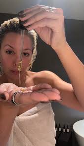 Meet @tatumsavage brand strategist, creative director, and founder of  @Savagesociety.nz With nearly 20 years in beauty and lifestyle, she's  helped shape purposeful stories for founder-led brands across Aotearoa.  Tatum's daily rituals are