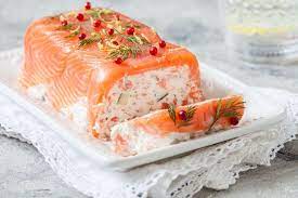 Une idée de menu de noël avec une entrée, un plat et un dessert ! Verrine Aux Crevettes Et A L Avocat Entree De Noel 10 Idees De Recettes Originales Entree De Noel Notre Selection De Recettes Originales