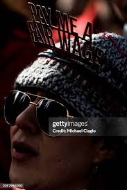 52 Photos & High Res Pictures