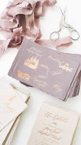 Hochzeit Kalligraphie Einladung Erbstuck Kalligraphie Hochzeitseinladung Folie Auf Handgefertigtem Papier In 2020 Handgemachte Hochzeitseinladungen Hochzeitskalligraphie Und Coole Hochzeitseinladungen