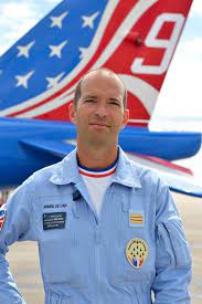 Depuis 1953, la patrouille de france porte fièrement les couleurs des ailes françaises dans le ciel national et sur la scène internationale. Bourget 2017 Rencontre Avec Un Pilote De La Patrouille De France