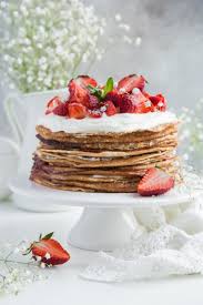 Gateau De Crepes Aux Fraises Et Creme Chantilly Recette Crepes Aux Fraises Alimentation Gateau Crepe