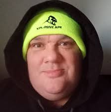 Saw James Robertson riding this horse the other day, he is a good jockey  from Kirkcaldy and Paul Peters is the trainer. I know this is not a betting  site but good