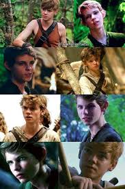 Peter Pan And Newt Robbie Kay And Thomas Sangster Why Can T Thomas Sangster Be Both Robbie Kay Peter Pan Peter Pan Peter Pan Imagines