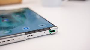 The oppo x 2021 and its 5000mah battery are compatible with fast charging as well as wireless charging, enhancing its usability. Ersteindruck Oppo X 2021 Das Ausrollbare Smartphone