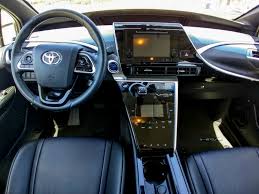 Als vorreiter der wasserstofftechnik im auto vereint der neue wasserstoffbetriebene toyota mirai bahnbrechende technologische innovationen mit elegantem design und dynamischem fahrverhalten. 2018 Toyota Mirai Tastes Like The Future The Ignition Blog
