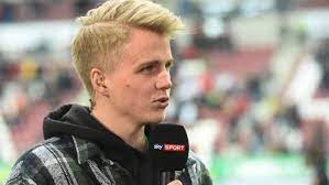 I'm happy to have finally resolved my hip problem. Fc Augsburg Fca Profi Felix Gotze Hofft Auf Ein Ende Der Leidenszeit Augsburger Allgemeine