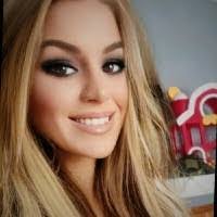 Kayla Lundy's Instagram, Twitter & Facebook