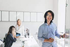 Bagi anda yang memiliki keluarga atau sanak saudara yang bertempat tinggal di luar negeri tidak usah pusing jika ingin mengirim uang. 5 Tips Cari Lowongan Kerja Di Luar Negeri Yang Perlu Kamu Perhatikan