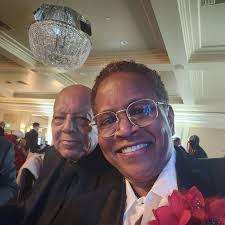 Regina Cameron (@itsmerc323) • Instagram photos and videos