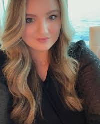 Amanda Brewton's Instagram, Twitter & Facebook