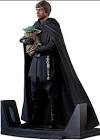 Diamond Select:SW PREMIER COLLECTION MANDALORIAN LUKE & GROGU STATUE